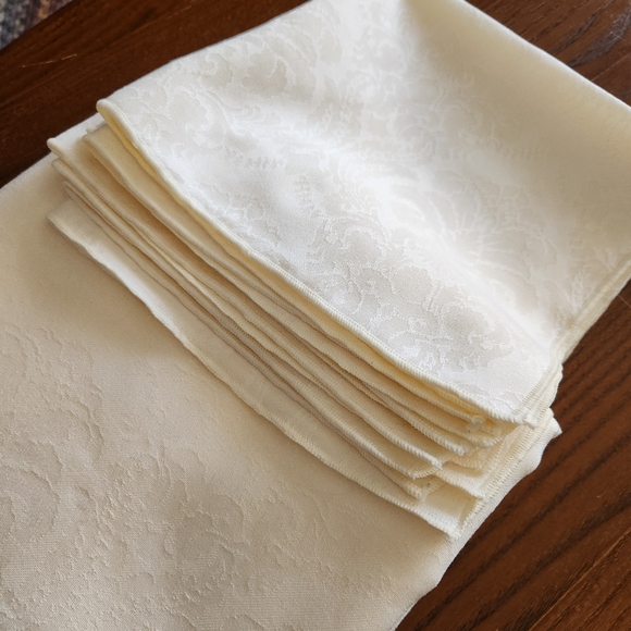 Cotton Blend Tablecloth with Matching Napkins 52" x 70" Ivory Like New Floral - Picture 1 of 7